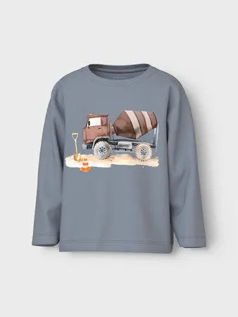 Blaues Jungen-Langarmshirt von name it mit Betonmischer-Aufdruck

