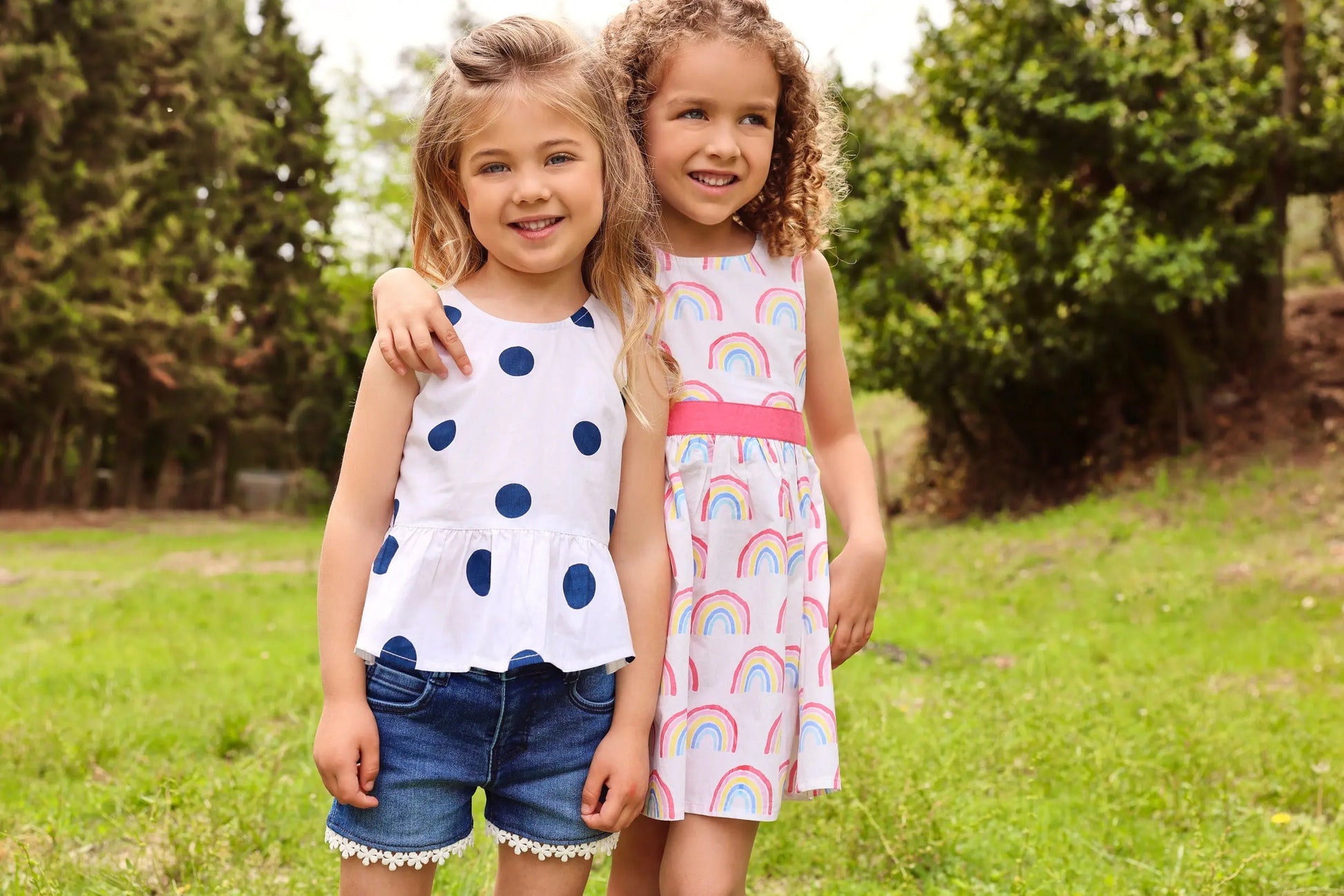 Blue Seven Kleid mit Regenbogen Alloverprint - Kleid - Blue Seven
