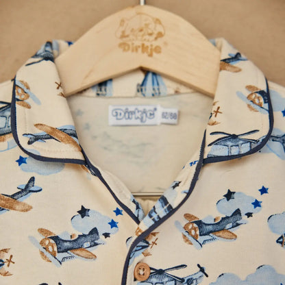 Dirkje Jungen-Pyjama – Off-White mit Flugzeugmuster - Pyjama - Dirkje