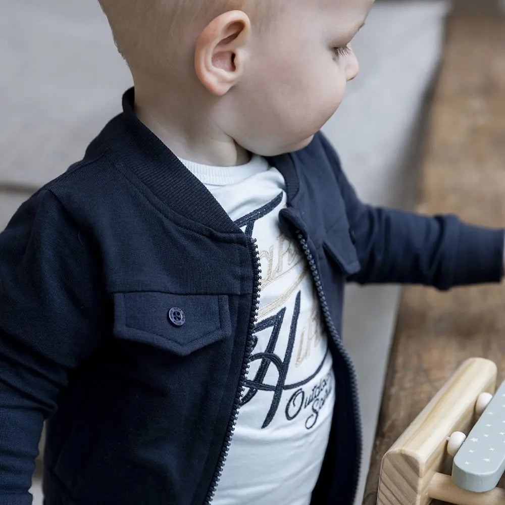 Dirkje Jungen T-Shirt in zartem Hellblau mit "Take a Hike" Motiv - T-Shirt - Dirkje