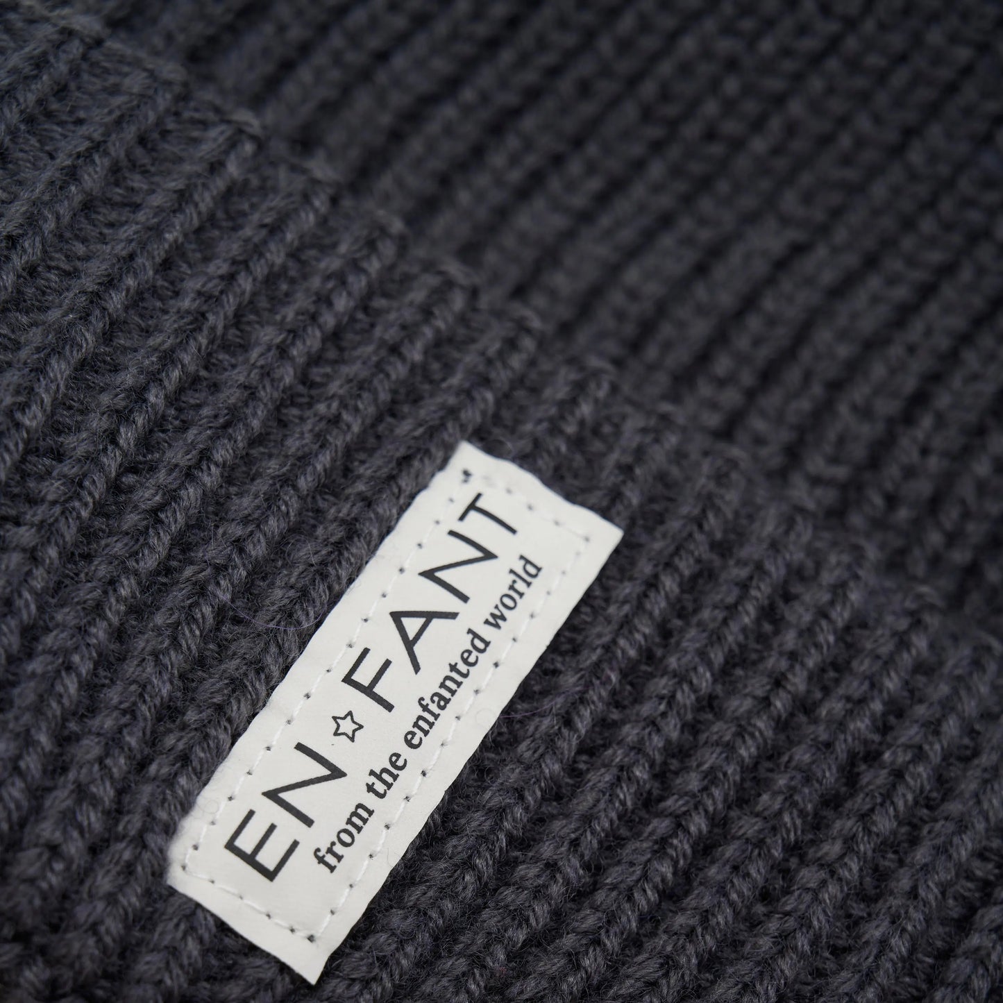 Enfant Strickmütze in Grau– Unisex-Design Mokkini Kindermode Gesperrt