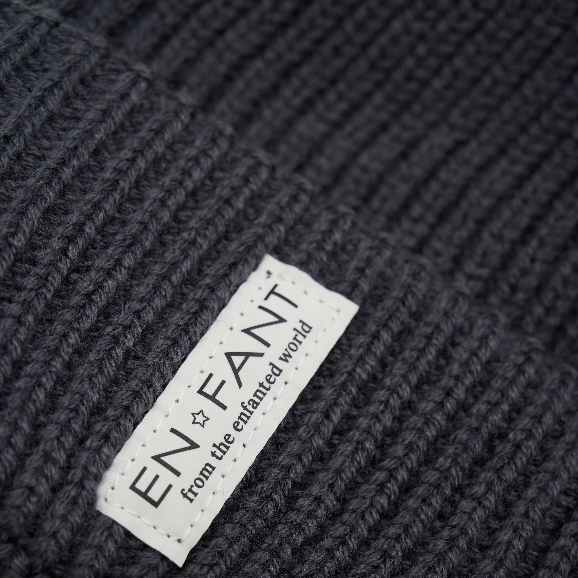 Enfant Strickmütze in Grau– Unisex-Design Mokkini Kindermode Gesperrt
