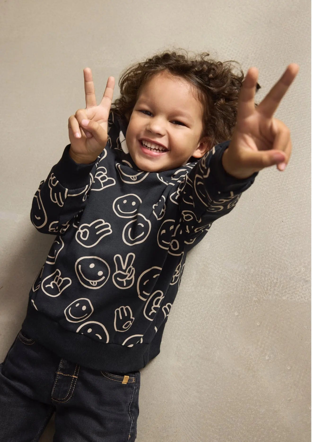 MINYMO Kinder Sweatshirt LS AOP - Gestricktes Sweatshirt für Jungen - Mokkini Kindermode Sweatshirt -knitted