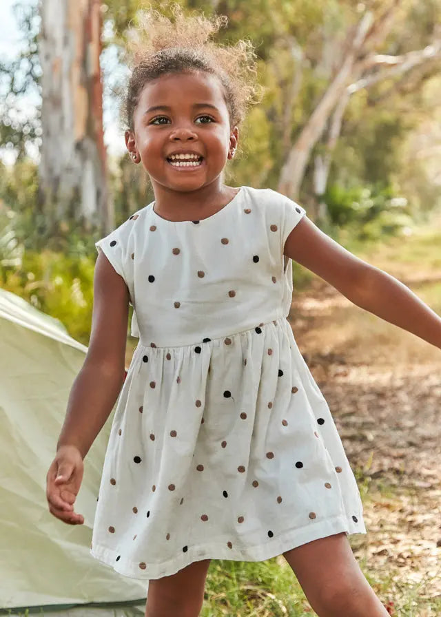 Mayoral Kleid mit klassischem Punkteprint Mokkini Kindermode Kleid